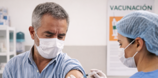 Por qué los mayores de 50 años no necesitan vacunarse contra el sarampión