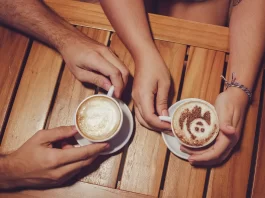 Abre en Guadalajara el primer café nudista y genera debate cultural cafeteria nudista guadalajara
