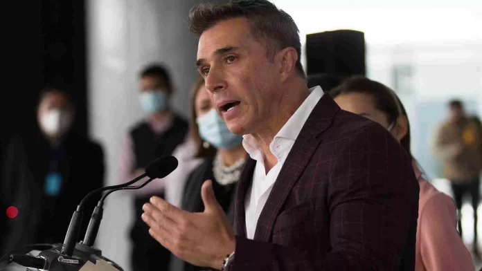 morena contra sergio mayer