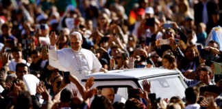 Papa prohíbe a sacerdotes usar IA en homilías: “ChatGPT no puede compartir la fe”