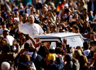 Papa prohíbe a sacerdotes usar IA en homilías: “ChatGPT no puede compartir la fe”