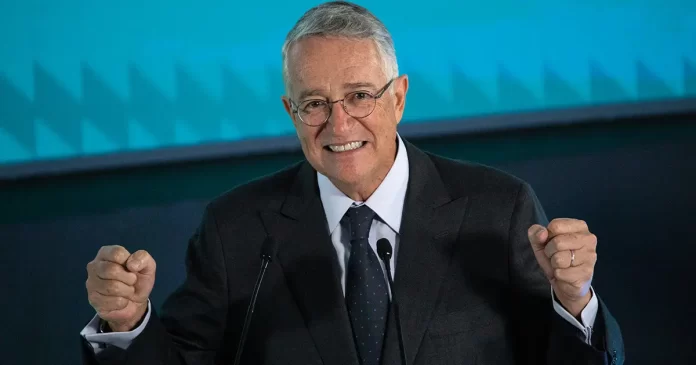 Jueza de NY ordena iniciar el juicio contra TV Azteca por incumplir el pago de bonos