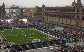 La CDMX transforma el Zócalo en una cancha gigante para celebrar el futbol La CDMX transforma el Zócalo en una cancha gigante para celebrar el futbol