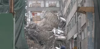 Se derrumba estructura de edificio afuera del Metro San Antonio Abad Se derrumba estructura de edificio afuera del Metro San Antonio Abad