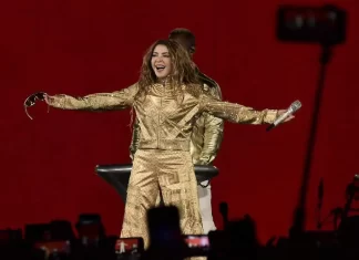 Shakira rompe récord en el Zócalo CDMX con 400 mil asistentes Shakira rompe récord en el Zócalo CDMX con 400 mil asistentes