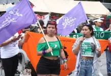 Eliminar el aborto del Código Penal: la nueva exigencia del movimiento feminista en México aborto legal feministas