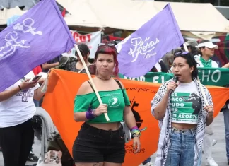 Eliminar el aborto del Código Penal: la nueva exigencia del movimiento feminista en México aborto legal feministas