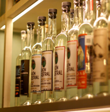 Matuche celebra la trazabilidad con cinco proyectos de mezcal y destilados mexicanos mezcales en matuche roma norte cdmx