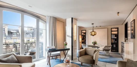 Isabelle Huppert redefine el lujo en París con su Haute Couture Suite en Lutetia suite Haute Couture by Isabelle Huppert