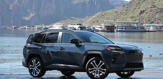 Un Toyota RAV4 diferente que rompe con la tendencia híbrida toyota rav4 2026