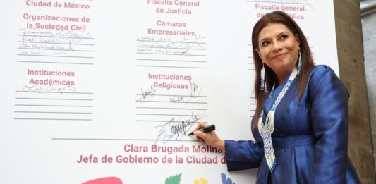 Aprobación a Clara Brugada en CDMX va en descenso al 61% de la población