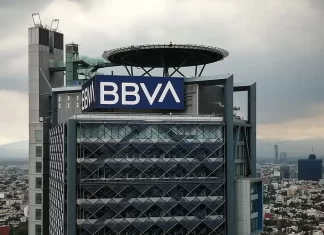 BBVA alerta riesgos económicos para 2027 por proyecciones optimistas BBVA crisis finanzas