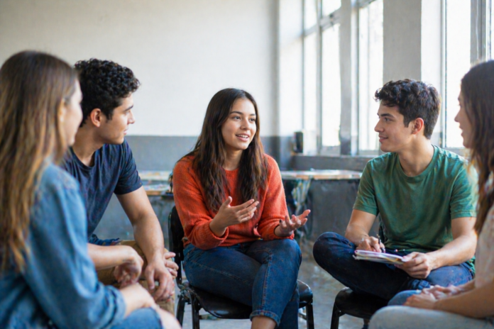 Gobierno lanza campaña de salud mental para jóvenes; distribuirán 18 millones de guías en escuelas