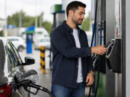 México avanza hacia pagos 100% digitales en gasolineras; plan contempla extender medida a casetas