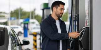 México avanza hacia pagos 100% digitales en gasolineras; plan contempla extender medida a casetas