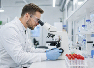 Descubren biomarcador en sangre que permite detectar el Alzheimer décadas antes