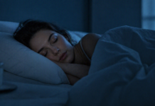 Dormir bien podría proteger tu memoria: lo que revela el sueño REM sobre el Alzheimer