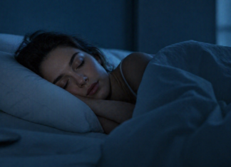 Dormir bien podría proteger tu memoria: lo que revela el sueño REM sobre el Alzheimer