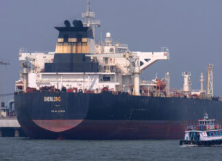 Dos petroleros dan media vuelta al llegar a Ormuz tras bloqueo de EU Dos petroleros dan media vuelta al llegar a Ormuz tras bloqueo de EU