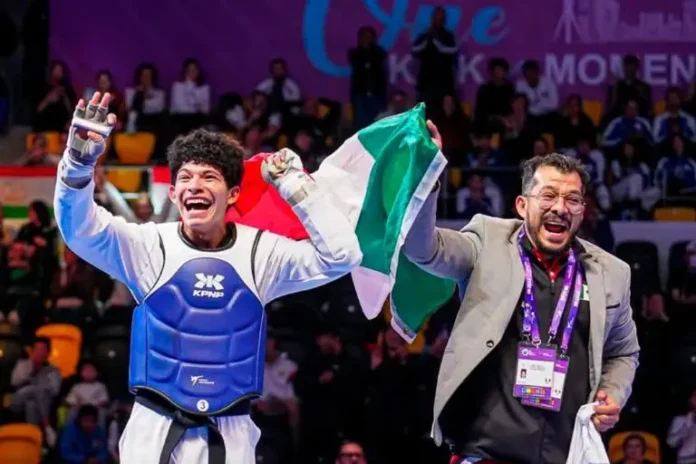 Guillermo Cortés es campeón mundial juvenil de taekwondo