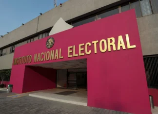 INE reducirá sueldos: reforma fija tope ligado a Claudia Sheinbaum INE ajusta salarios