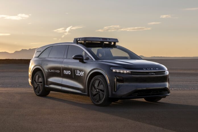 Uber invierte 10 mil mdd en robotaxis