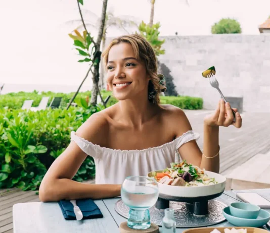 3 alimentos que ayudan a vivir más, según estudio internacional sobre longevidad alimentos para longevidad