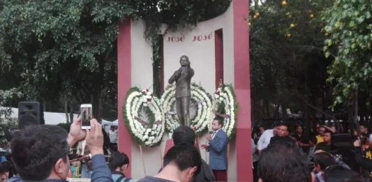 Multitud se reúne para honrar a José José en el Parque de la China de Azcapotzalco en su día internacional festejo jose jose azcapotzalco