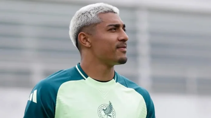 julian araujo mundial 2026