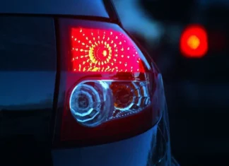 La luz fundida del auto que puede costarte una multa de 1,173 pesos en México luz fundida auto multa