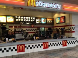 McDonald’s eliminará máquinas de autoservicio: el cambio que redefine su identidad global máquinas de autoservicio de bebidas