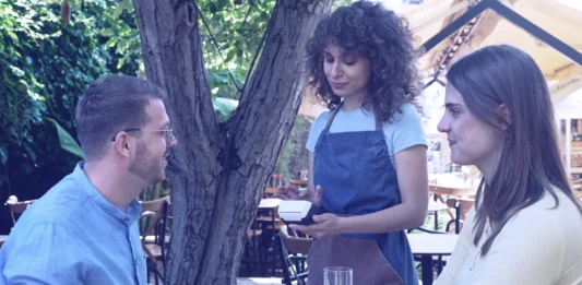 Profeco prohíbe propina obligatoria en restaurantes: multas pueden superar los 3 millones profeco propinas