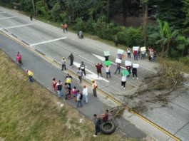 Bloqueos petroleros en Tabasco aumentan pese a millonaria inversión social protestas petroleros tabasco pemex