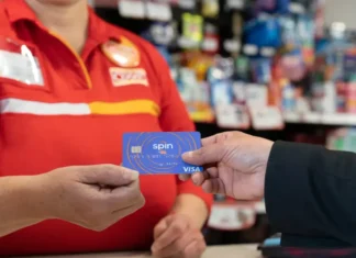 FEMSA frena licencia bancaria: qué pasará con tarjetas Spin de OXXO en México spin oxxo visa baja