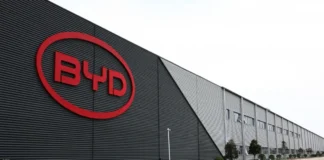 BYD supera a Tesla en ventas, pero sus ganancias caen: la otra cara del liderazgo eléctrico venta autos BYD a la baja