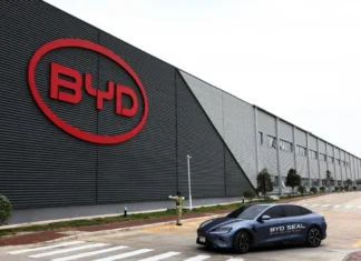 BYD supera a Tesla en ventas, pero sus ganancias caen: la otra cara del liderazgo eléctrico venta autos BYD a la baja