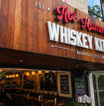 Probamos el pollo más viral de CDMX y sí: Hot Mammas Whiskey Kitchen lo vale whiskey kitchen cdmx