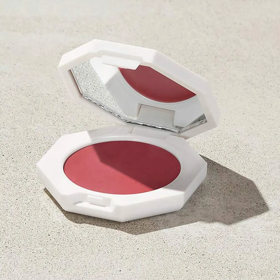 ACE BEAUTÉ Blushed Up en Berry Bust