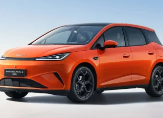 BYD Dolphin híbrido enchufable sorprende con motor a gasolina y nuevo diseño BYD Dolphin cargador