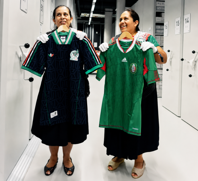 Del telar al archivo histórico: artesanas poblanas llevan su trabajo al Mundial 2026 y a Adidas en Alemania