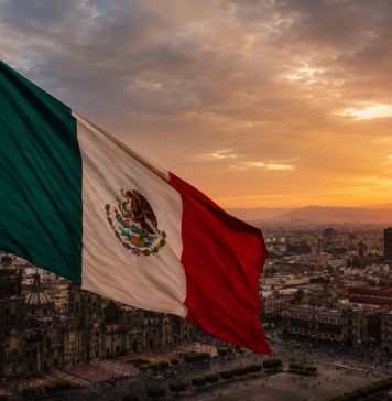 Las 4 banderas monumentales de CDMX que dominan el skyline de la ciudad