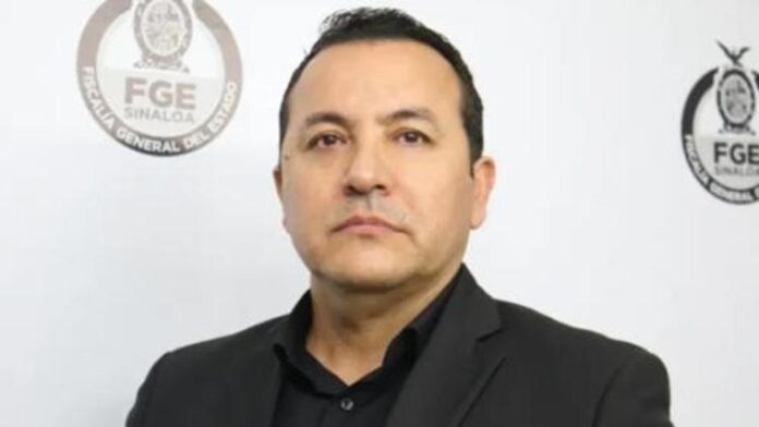 Dámaso Castro Saavedra solicita licencia a su cargo como Vicefiscal de la FGE Sinaloa Dámaso Castro Saavedra solicita licencia a su cargo como Vicefiscal de la FGE Sinaloa