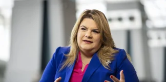 Gobernadora de Puerto Rico menciona posible guerra de EU con Cuba Jenniffer González