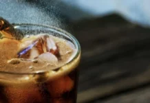 ¿La coca con limon ayuda al dolor de estomago? La coca con limon ayuda al dolor de estomago