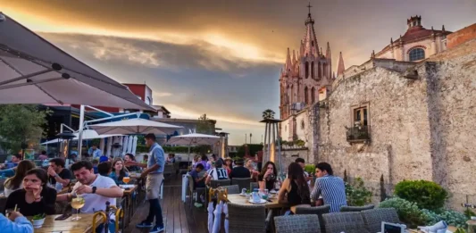 San Miguel de Allende brilla en el Tianguis Turístico 2026: gastronomía, vino y bodas impulsan su crecimiento San Miguel de Allende gastronomia
