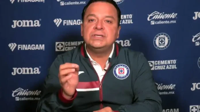 Víctor Velázquez cruz azul