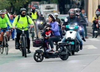 CDMX obligará a emplacar scooters y bicicletas eléctricas: habrá licencia y multas en 2026 emplñacamiento bicilietas y scooters cdmx