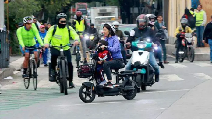 emplñacamiento bicilietas y scooters cdmx