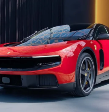 El Ferrari eléctrico de 550 mil euros desata burlas en internet: lo comparan con Nissan y divide a los fans ferrari electrico