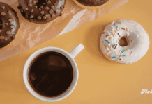 Donas de chocolate y café frío: la combinación que conquista los días de calor noticias donas con chcolate y cafe